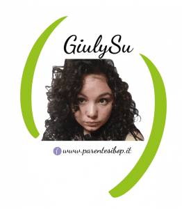 Giulia Succi, in arte GiulySu. Creativa a tempo indeterminato e studentessa di Relazioni Internazionali. 